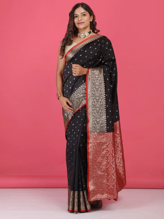 Banarasi Saree with Silver Small booti