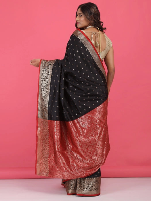 Banarasi Saree with Silver Small booti