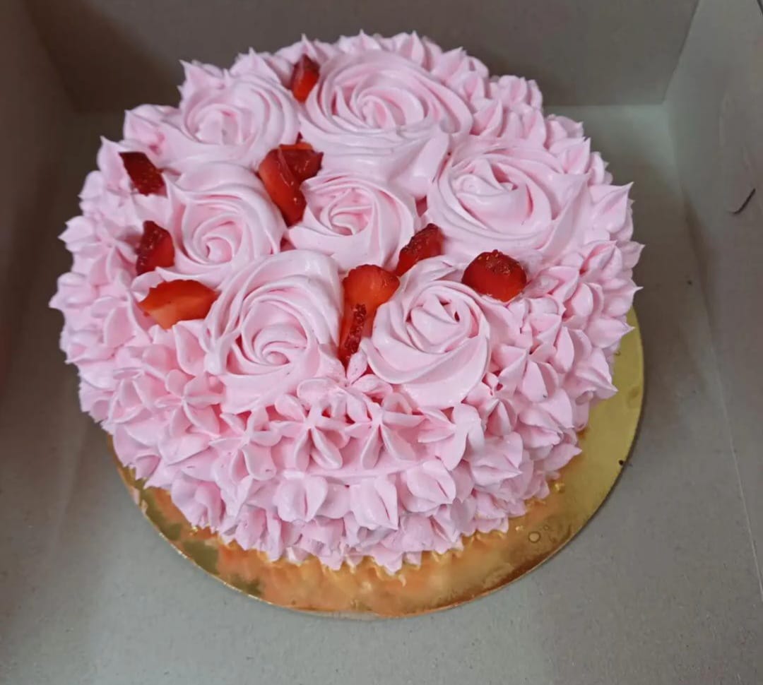 Strawberry Buttercream Frosting Cake