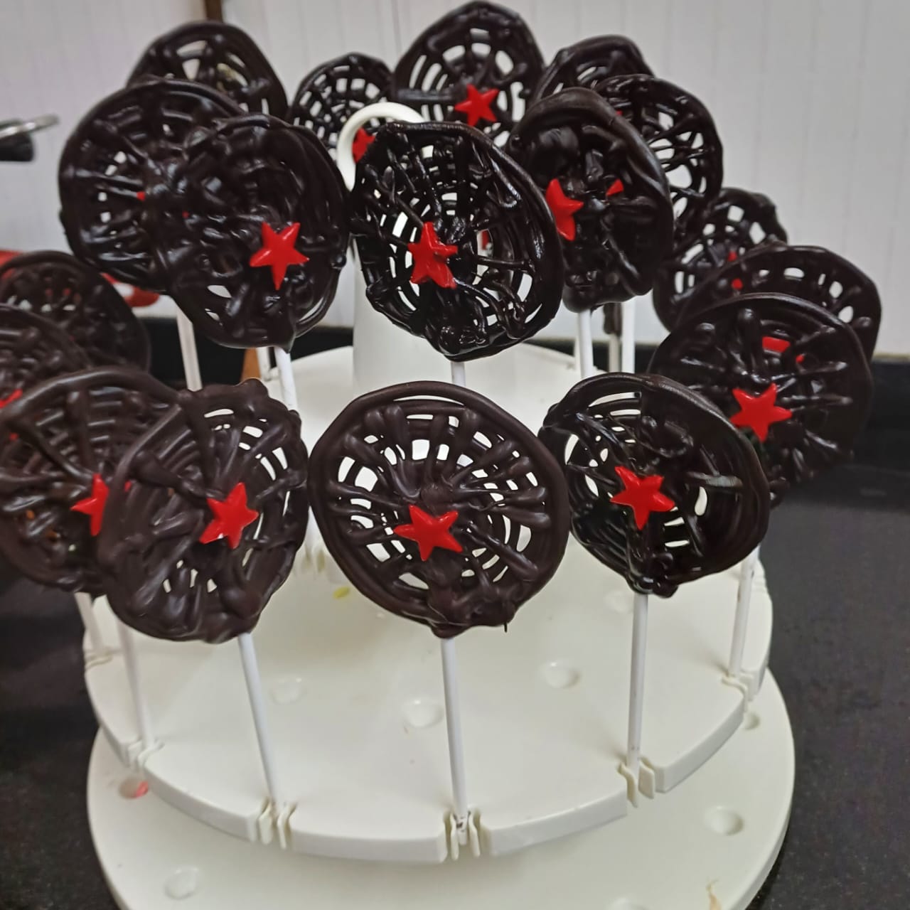 Bakershive Handcrafted Milk & Dark Chocolate Cake Pops (Pack of 6)