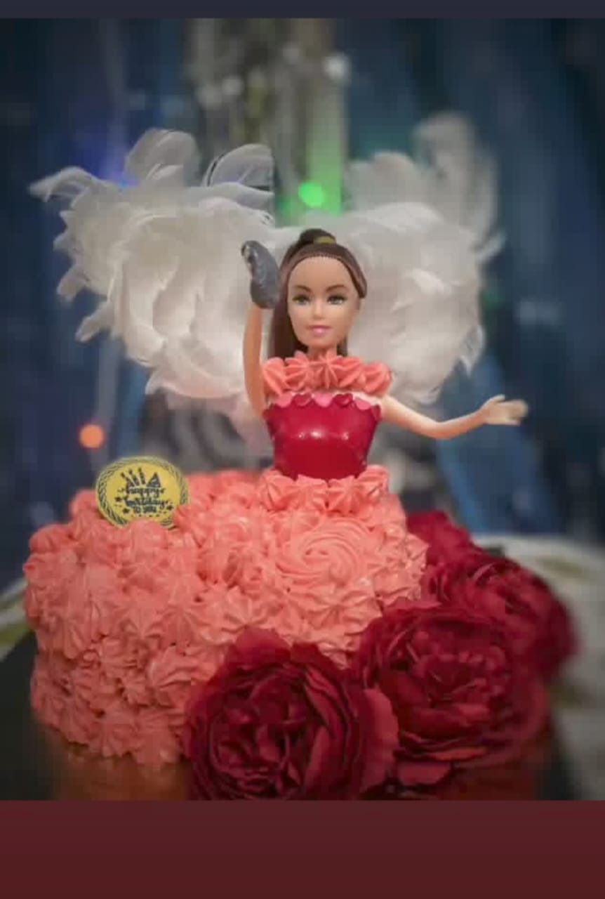 Red velvet Doll Cake