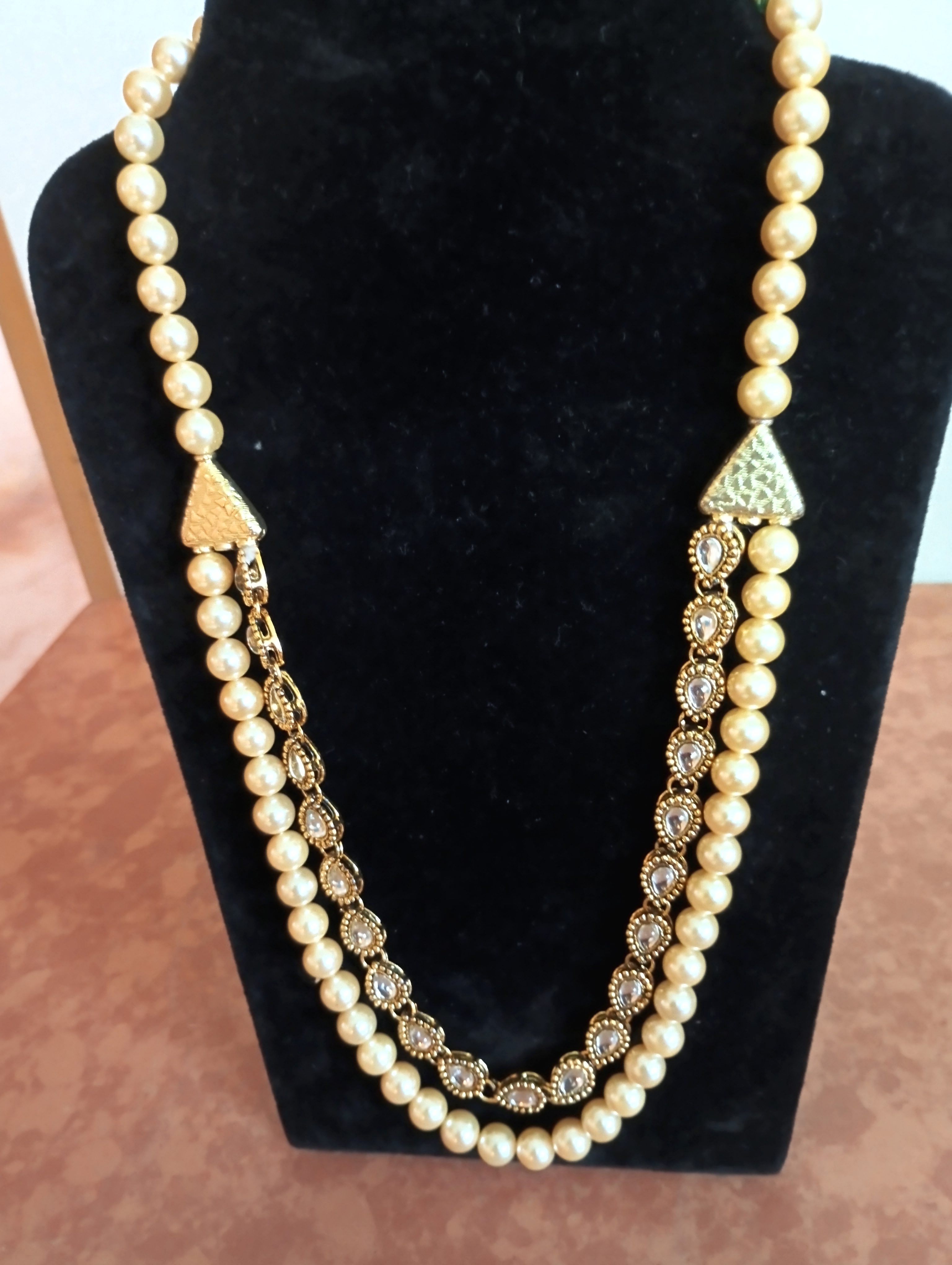 Get Pearls and Kundan Necklace