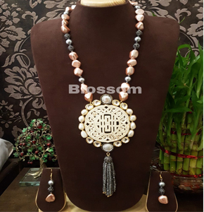 Get Ceramic Stone Centre Stringed Mother of Pearls Jewellery
