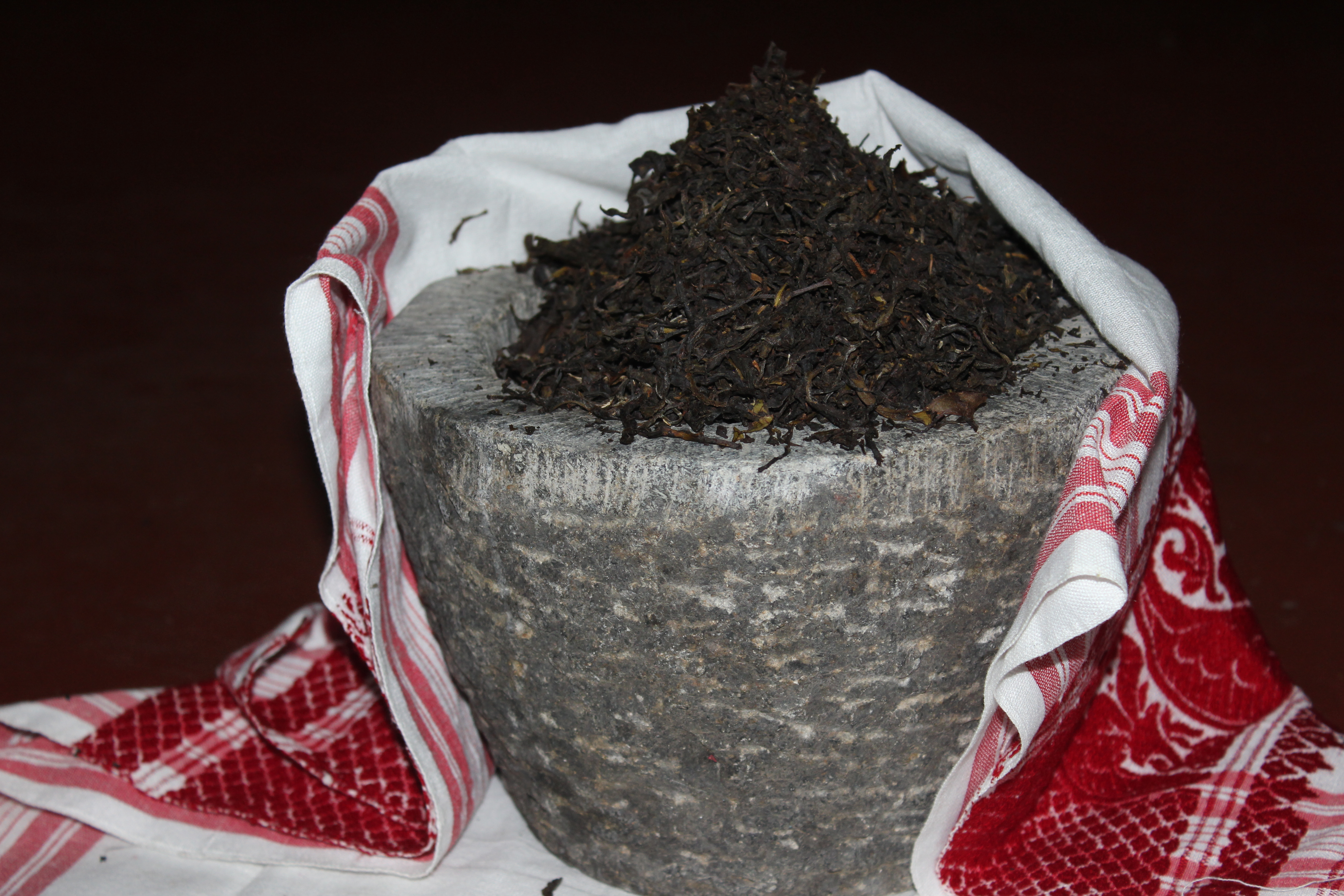Authentic Artisanal Dheki Processed Loose Leaf Tea