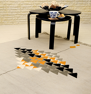 Premium Handcrafted Black Lantern Pattern Wool Carpet / Area Rug