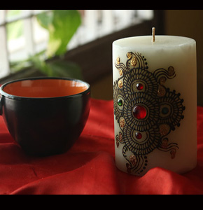 WHITE HEENA CANDLE