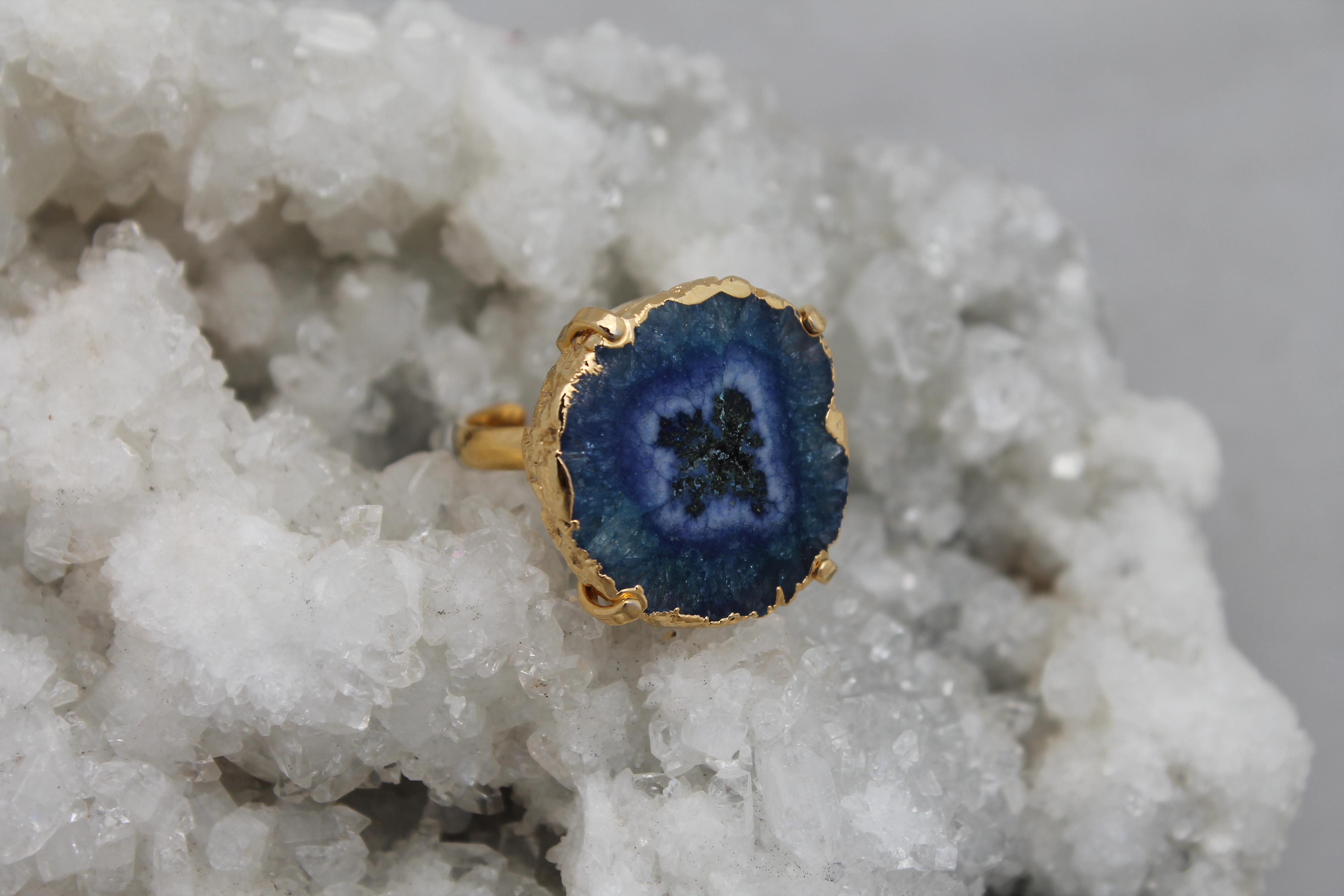 Opulent Homes Natural Blue Agate Decorative Ring Accent